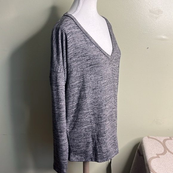 Michael Lauren Charcoal long sleeve super soft Top limited edition size small - Picture 13 of 13